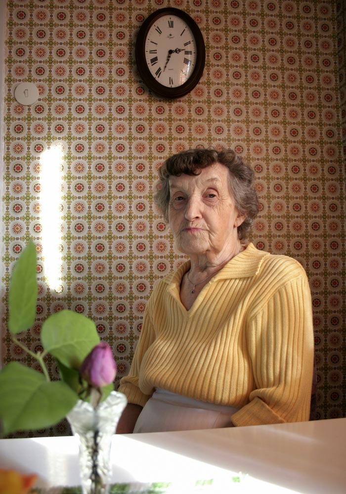 Nele Gülck – Elise Meyer, älteste Bewohnerin der Gartenstadt Wandsbek-Gartenstadt, Hamburg nele-guelck-portrait-18.jpg